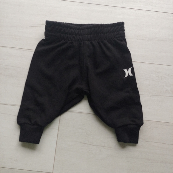 HURLEY Baby NEW LiL' Shark Onesie & Joggers - Picture 7 of 9